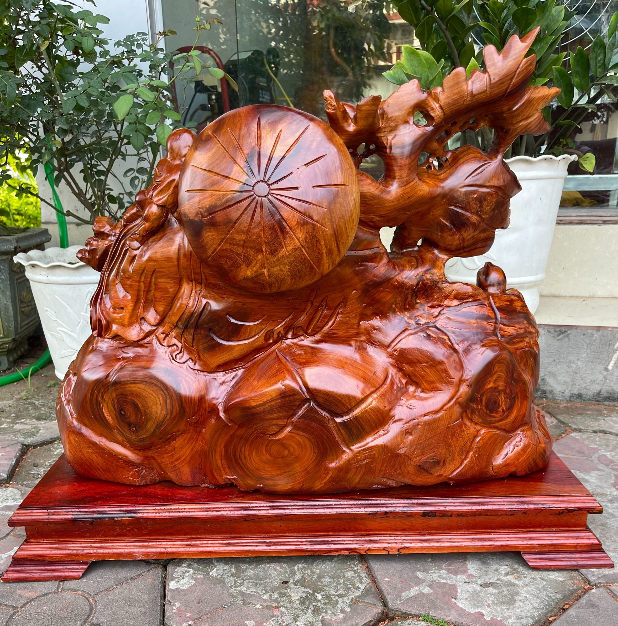  Bức Tượng Di Lạc Tam Phúc Vác Đào - Biểu Tượng May Mắn và Thịnh Vượng 