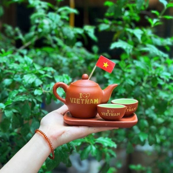  Bộ ấm chén in I love Viet Nam BKCEVN-9130 