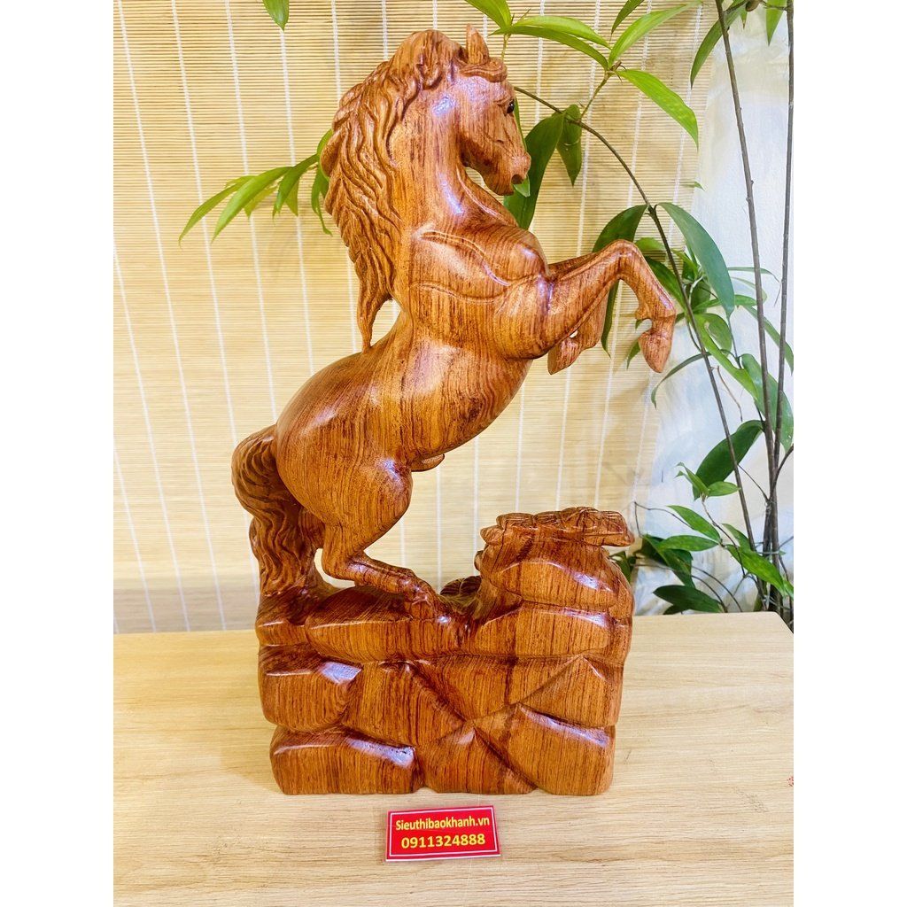  Tượng ngựa gỗ hương 