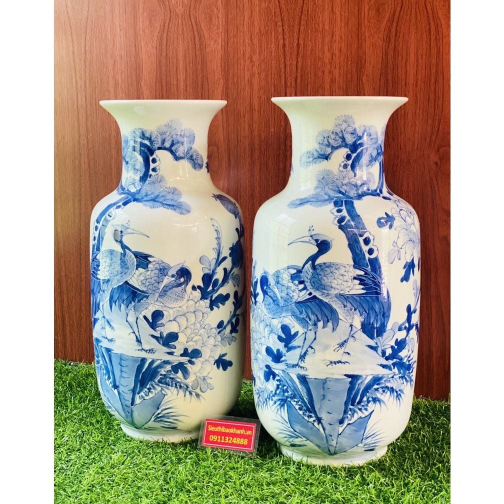  Lục bình men lam vẽ phong cảnh 