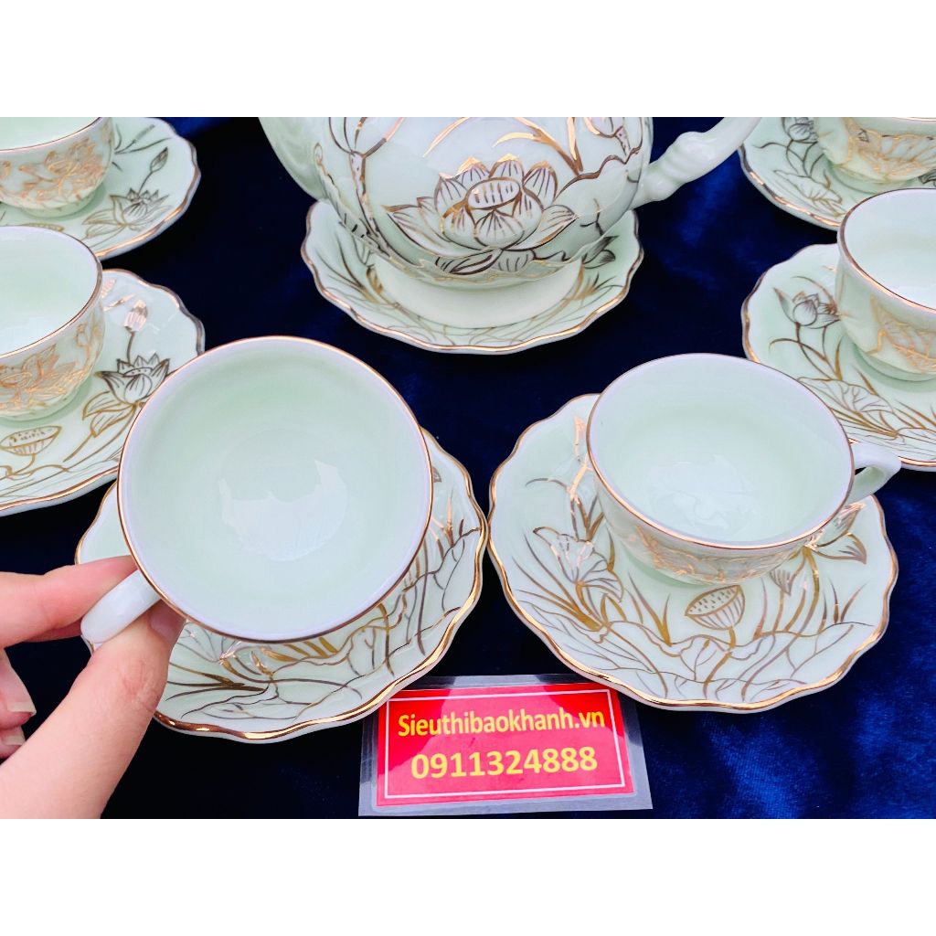  Bộ ấm chén gốm sứ Bát Tràng vẽ vàng, họa tiết hoa sen 