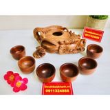  THỦ CÔNG MỸ NGHỆ TẠI XƯỞNG-BỘ ẤM CHÉN GỖ HƯƠNG ĐỤC NGUYÊN KHỐI-BÁT TRÀNG BẢO KHÁNH 