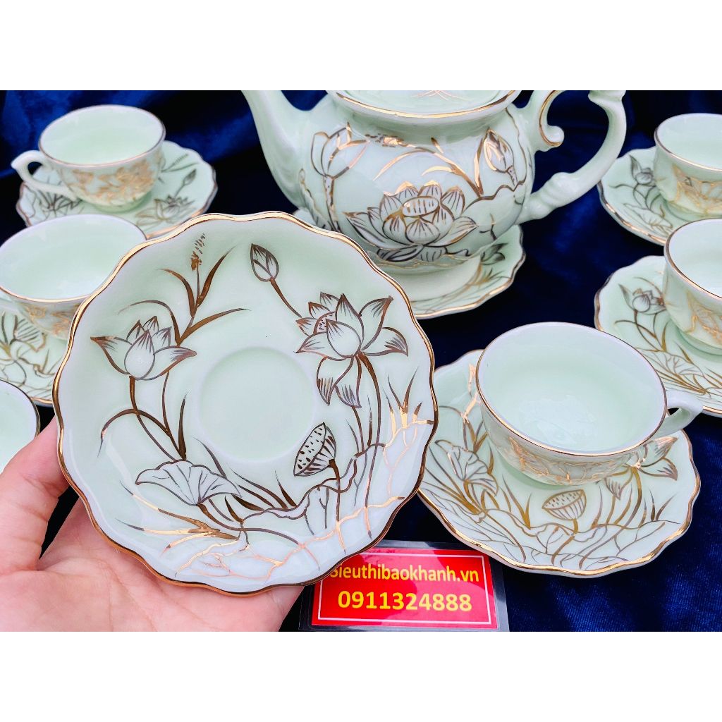  Bộ ấm chén gốm sứ Bát Tràng vẽ vàng, họa tiết hoa sen 