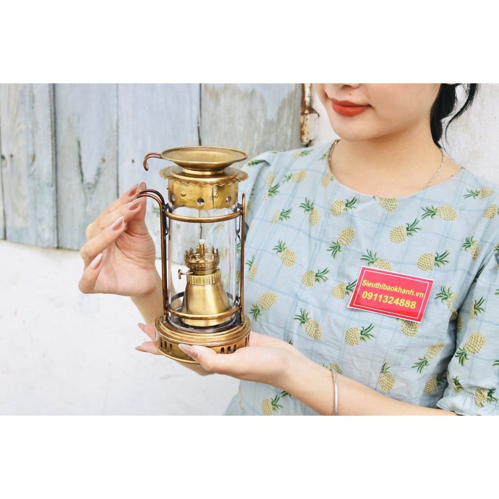  Đèn dầu đồng cổ 
