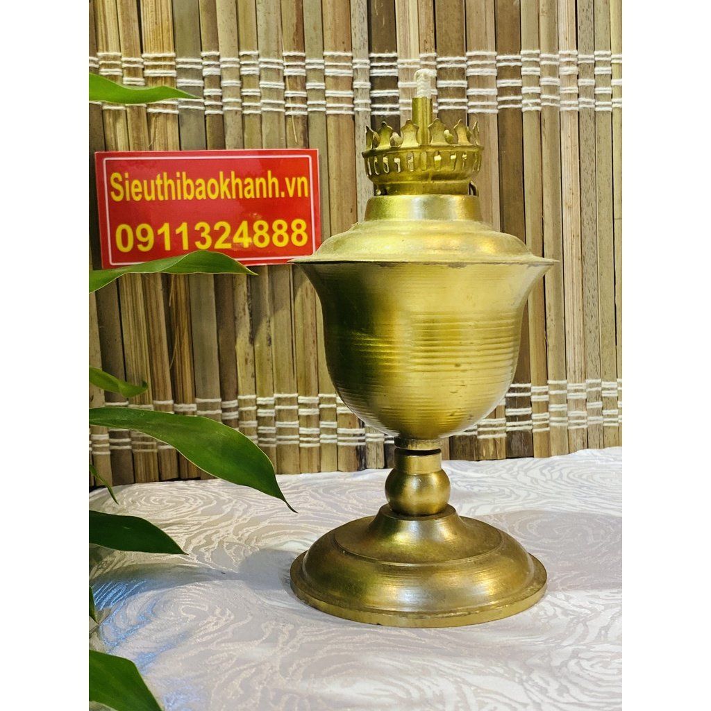  Đèn dầu thờ,phong thủy trạm trổ sen chất liệu Đồng Vàng 17cm 