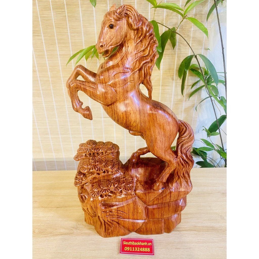  Tượng ngựa gỗ hương 