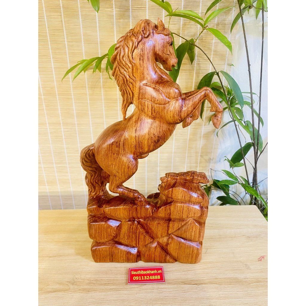  Tượng ngựa gỗ hương 