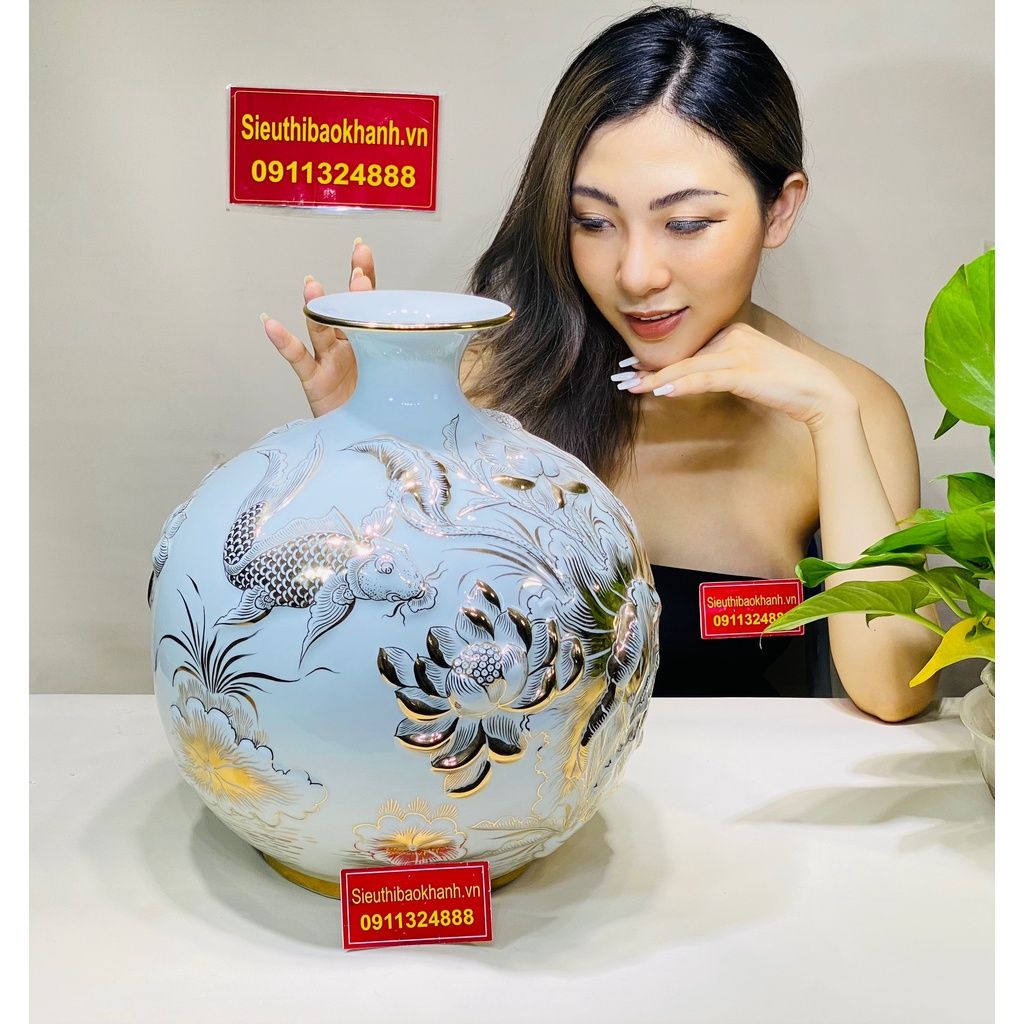  [HÀNG NGHỆ NHÂN]-Bình hút lộc Bát Tràng đắp nổi vẽ vàng họa tiết lí ngư 