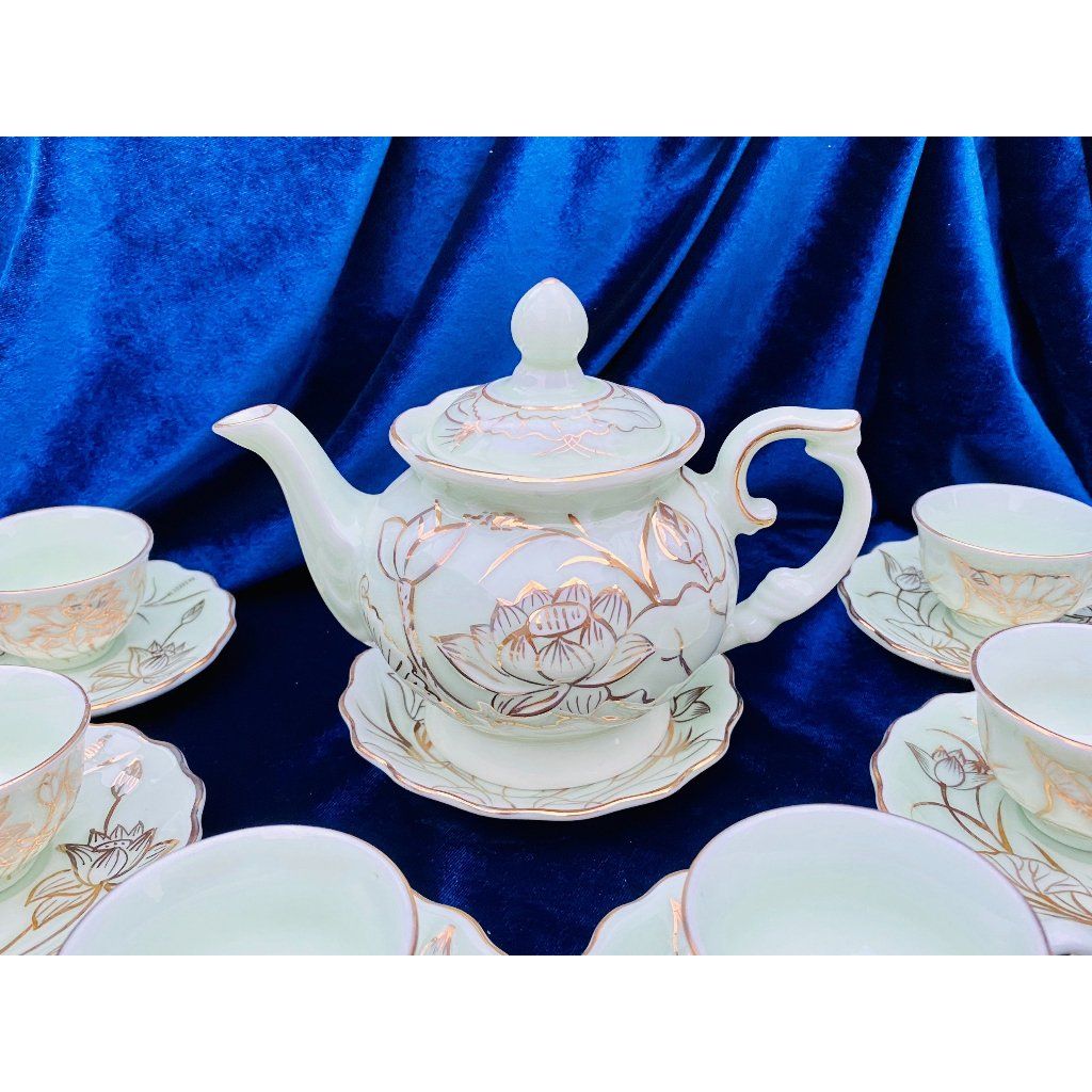  Bộ ấm chén gốm sứ Bát Tràng vẽ vàng, họa tiết hoa sen 