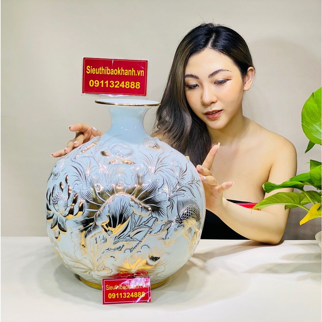  [HÀNG NGHỆ NHÂN]-Bình hút lộc Bát Tràng đắp nổi vẽ vàng họa tiết lí ngư 