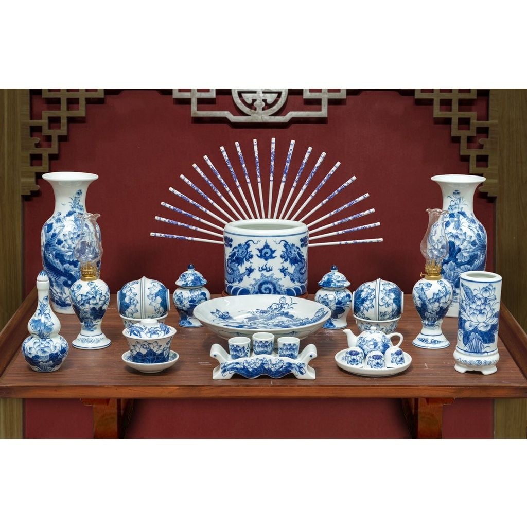  Ban thờ trọn bộ gốm sứ Bát Tràng 
