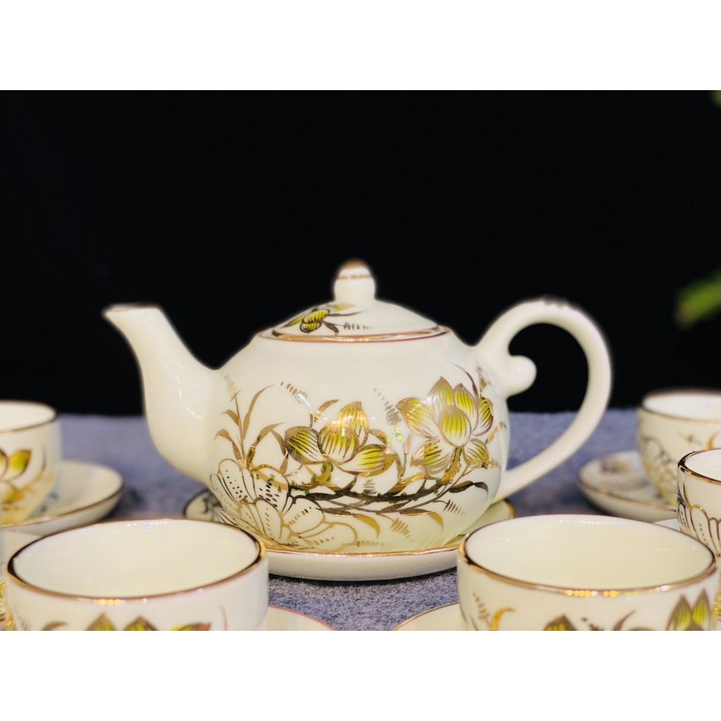  Bộ ấm chén cao cấp họa tiết hoa sen vàng 