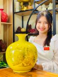  Bình hút lộc họa tiết màu vàng 