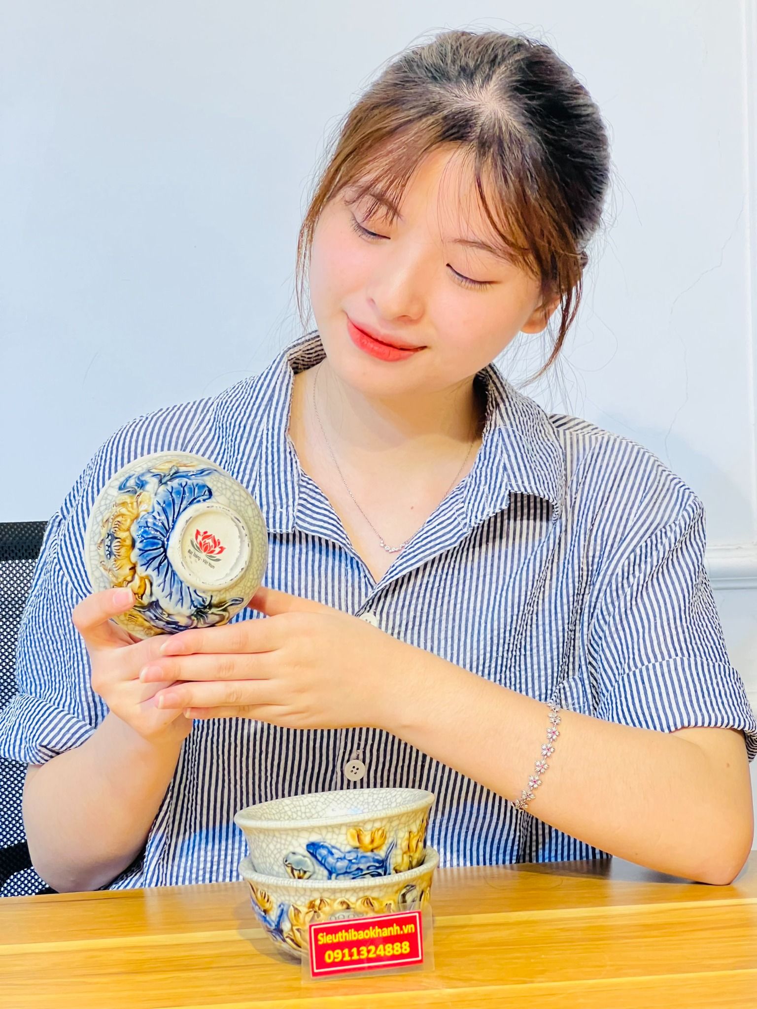  Bát Men Rạn Đắp Nổi Họa Tiết Hoa Sen Cao Cấp Xuất Xứ Bát Tràng 