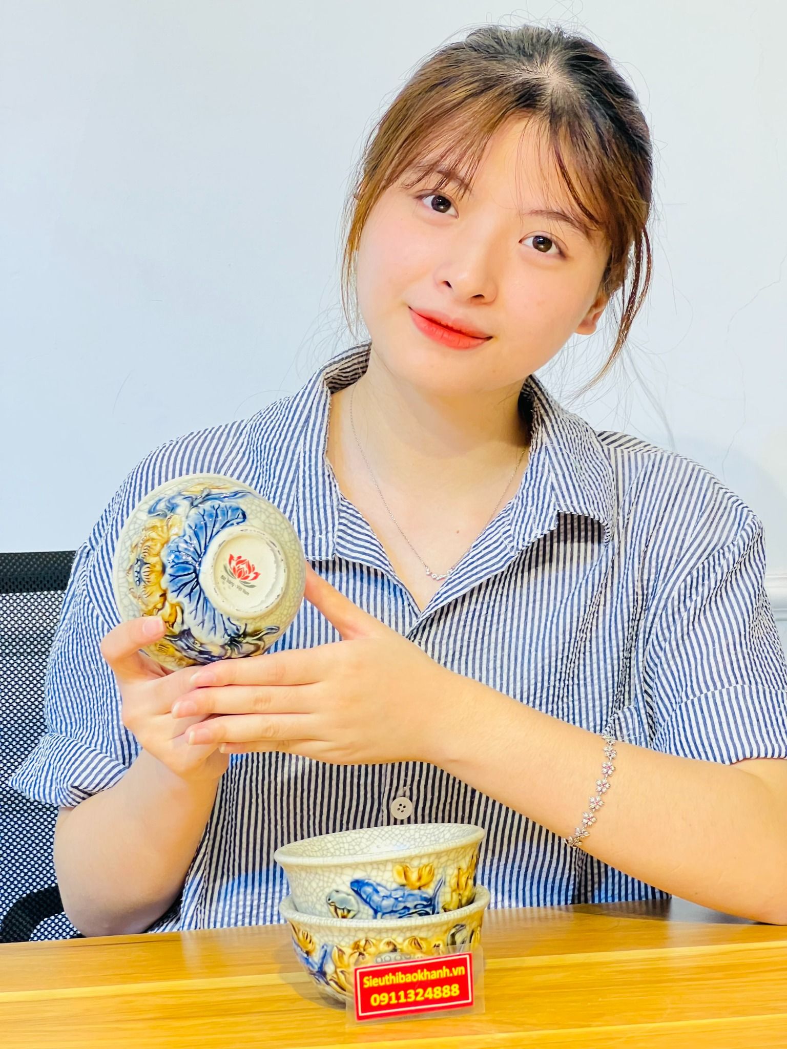  Bát Men Rạn Đắp Nổi Họa Tiết Hoa Sen Cao Cấp Xuất Xứ Bát Tràng 