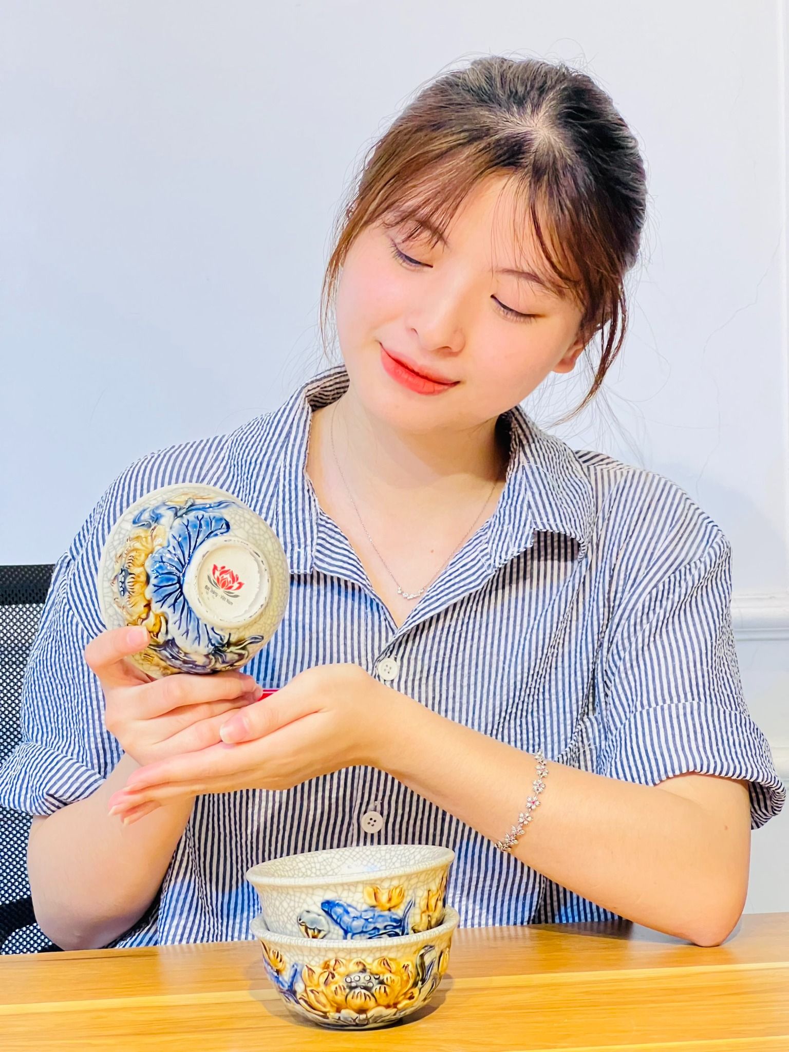  Bát Men Rạn Đắp Nổi Họa Tiết Hoa Sen Cao Cấp Xuất Xứ Bát Tràng 