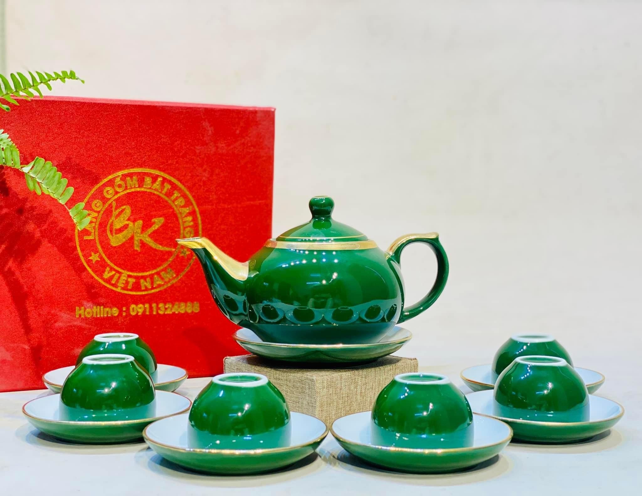 Bộ Ấm Chén Bát Tràng Xanh Lục Bảo Men Ngọc Mẫu Dẹt Kẻ Chỉ Vàng Đậm