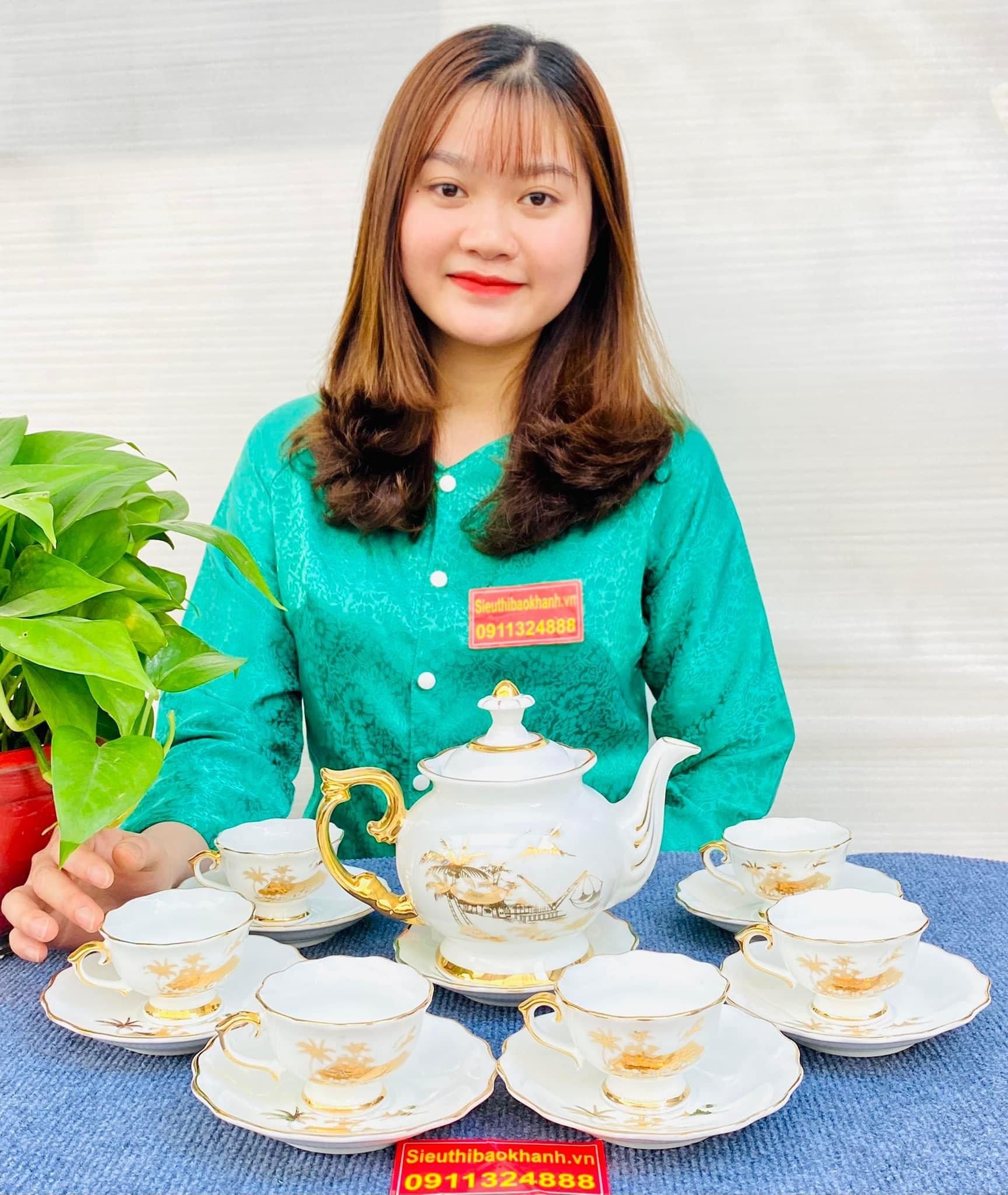  Bộ ấm chén men trắng viền vàng họa tiết Làng Quê Việt Nam 