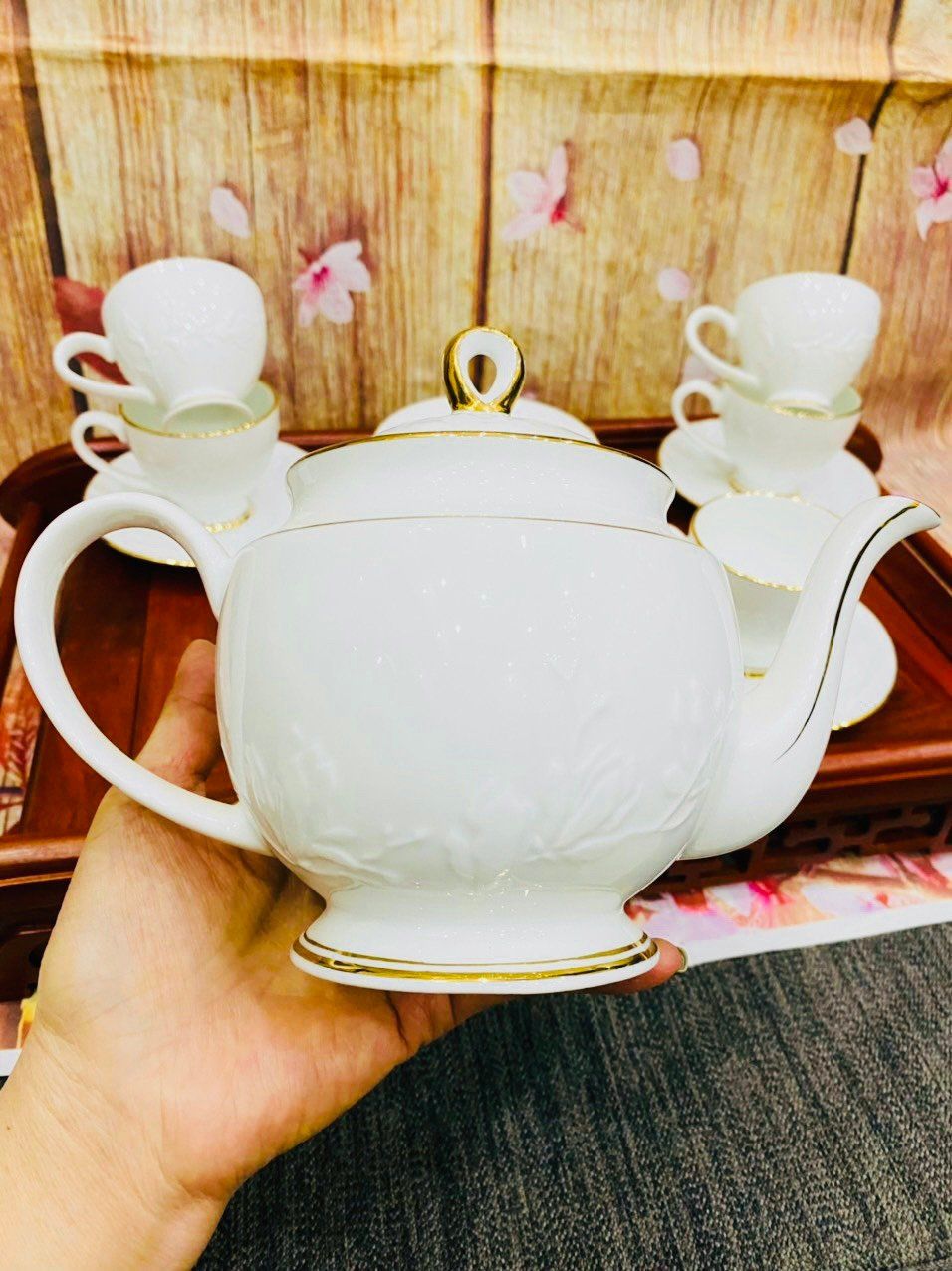  Bộ ấm chén Mộc lan nổi chỉ vàng 