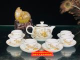  Bộ ấm chén dáng tròn, nhỏ nhỏ xinh xinh, men trắng viền vàng vẽ công đào 