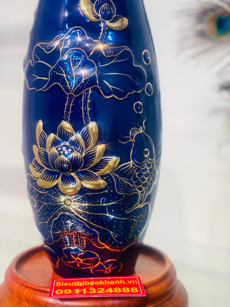  Bình cắm hoa men lam họa tiết bông sen in nổi tinh tế 