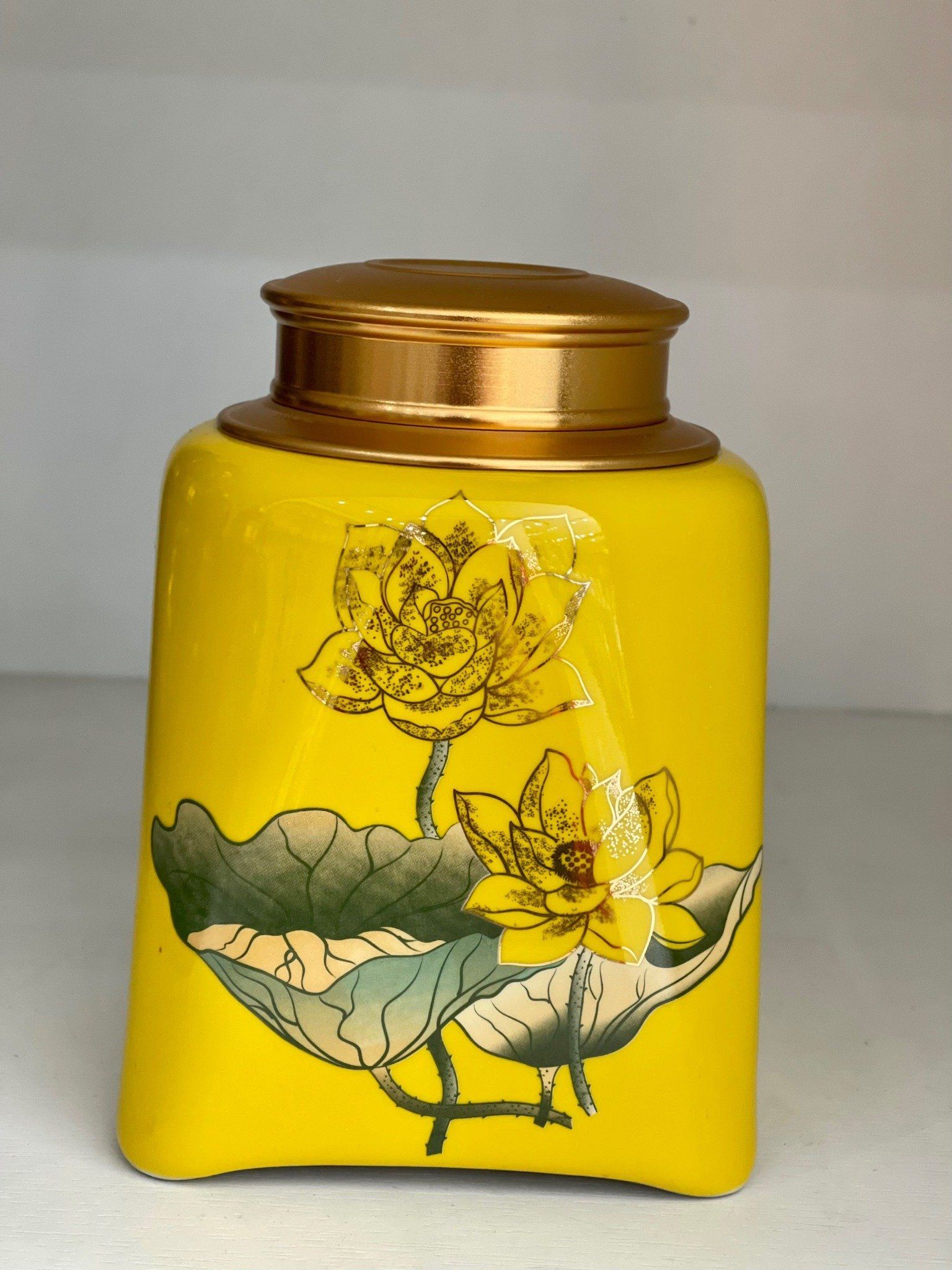  Hũ đựng chè gốm Bát Tràng men vàng dáng vuông thiết kế độc đáo 