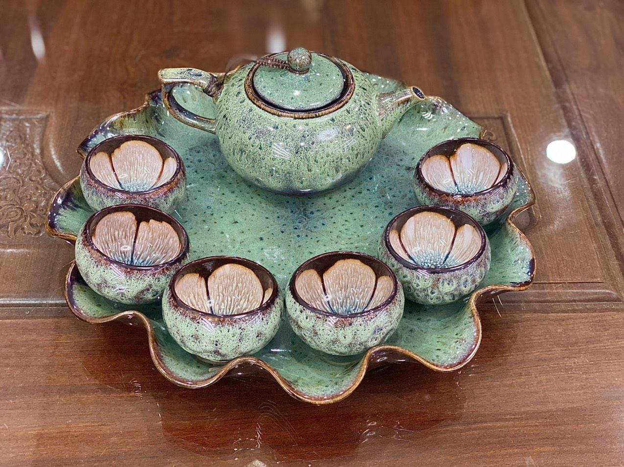  Bộ ấm chén hỏa biến lòng hoa màu xanh khay lá Bảo Khánh Gốm sứ Bảo Khánh chính hãng 