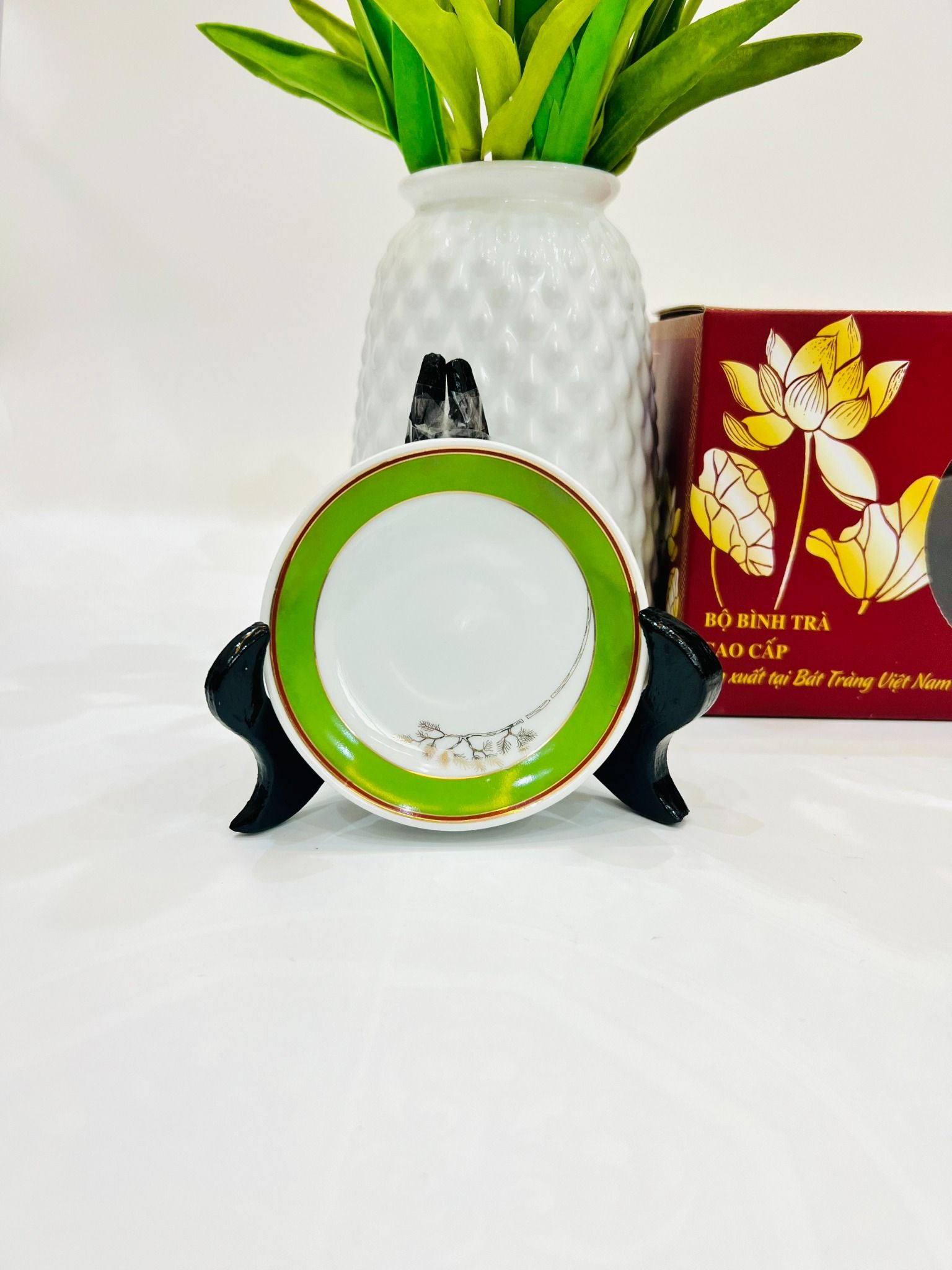  Bộ ấm chén men trắng viền xanh 