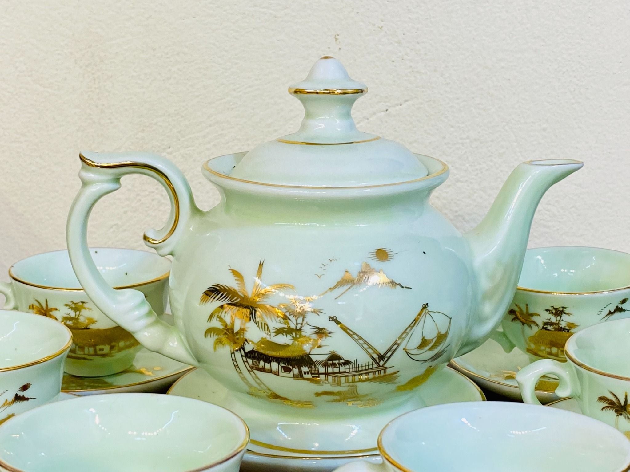  Bộ ấm chén vẽ vàng cảnh Làng quê việt Nam bình dị, mộc mạc cực bắt mắt 