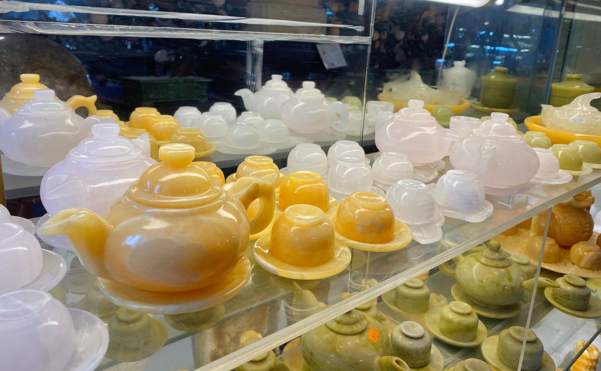  BỘ ẤM CHÉN CHẤT NGỌC HOÀNG LONG VÀ NGỌC ONYX 