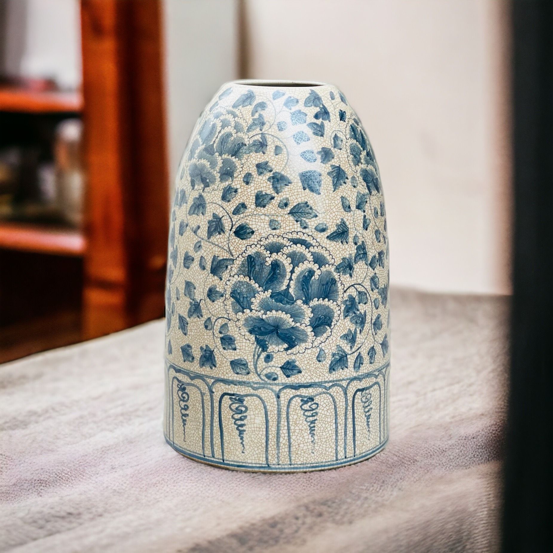  BÌNH HOA DÁNG CHUÔNG MEN RẠN VẼ HOA CAO 45CM 