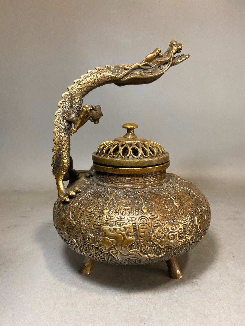  XÔNG  TRẦM  GIẢO  LONG 