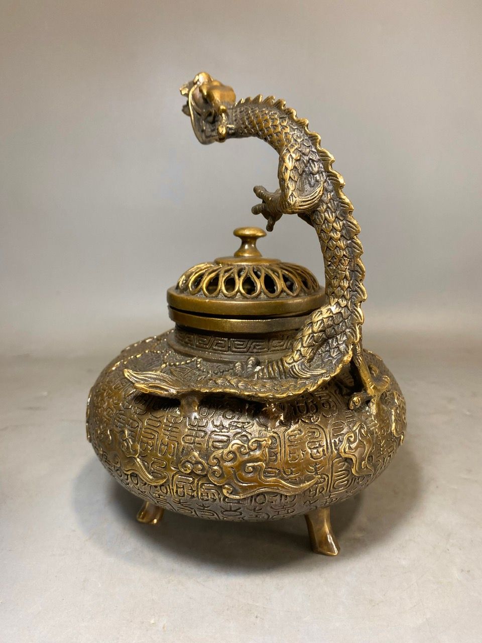  XÔNG  TRẦM  GIẢO  LONG 