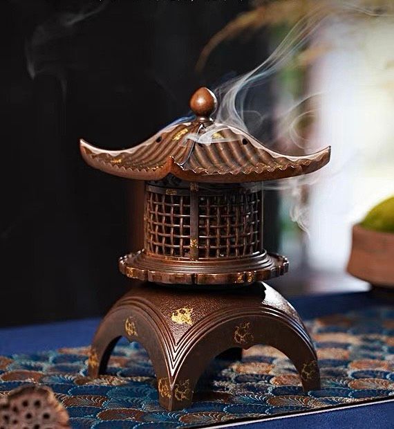  THÁP  XÔNG  TRẦM 