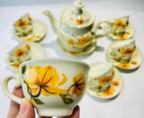  Bộ ấm chén men kem họa tiết Hoa Sen Bát Tràng 