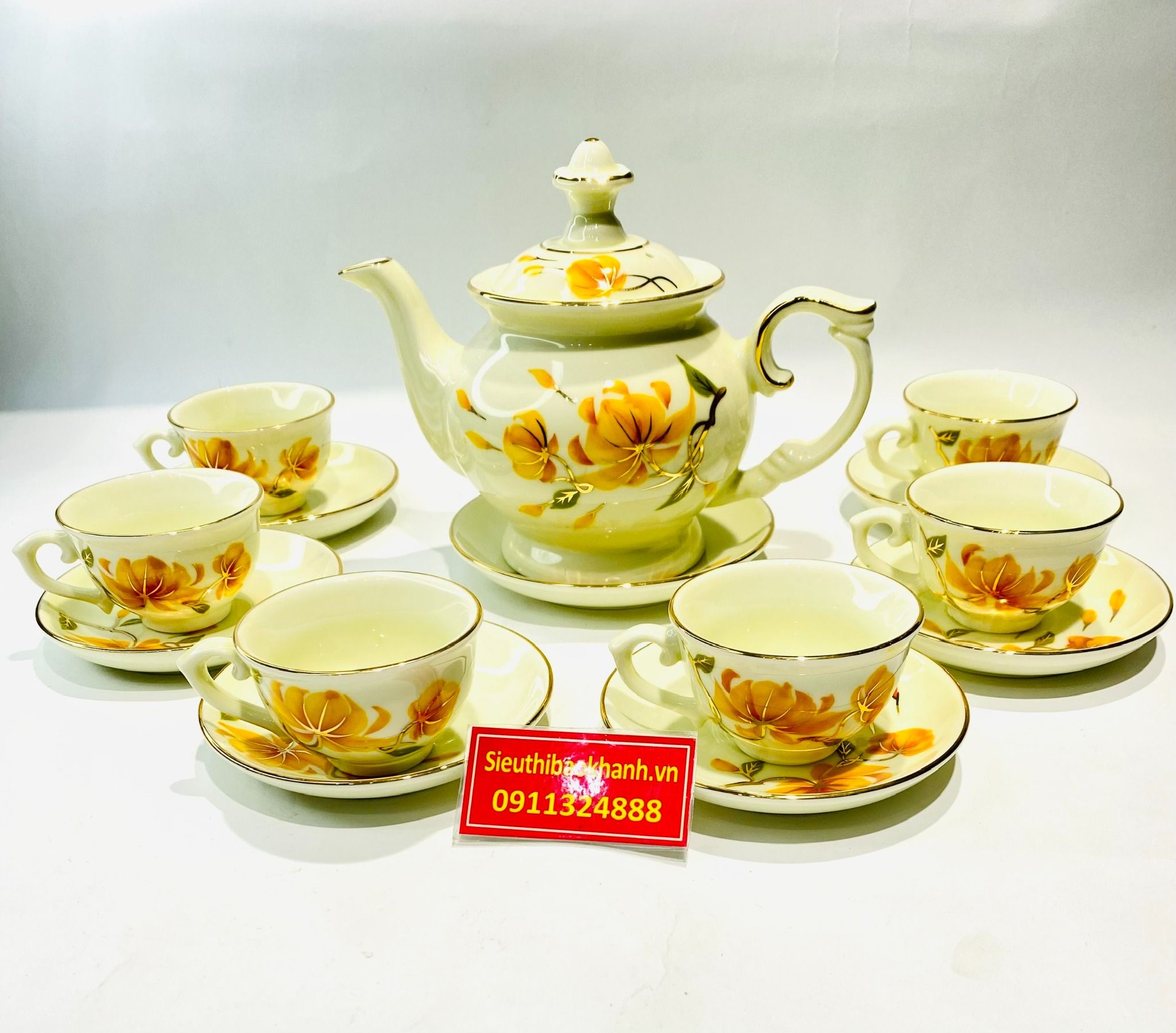 Bộ ấm chén men kem họa tiết Hoa Sen Bát Tràng 