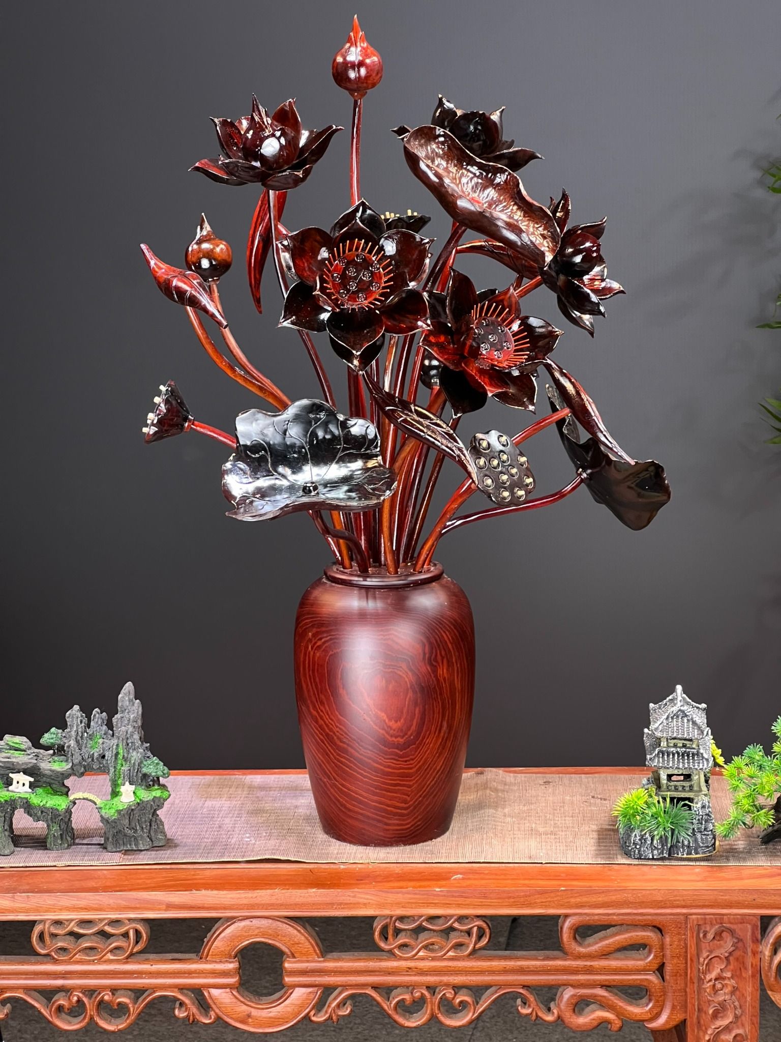  Bình Hoa Sen Đẹp Sắc Nét - Tinh Kỳ và Tinh Tế Cho Không Gian Trang Trí Của Bạn 