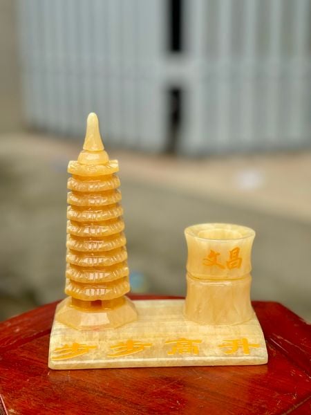  Ống bút tháp văn xương 