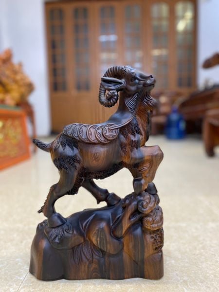  Khám Phá Sức Mạnh Tượng Nhất Dương Đứng Nấm Linh Chi: Biểu Tượng Sức Khỏe và Thịnh Vượng 