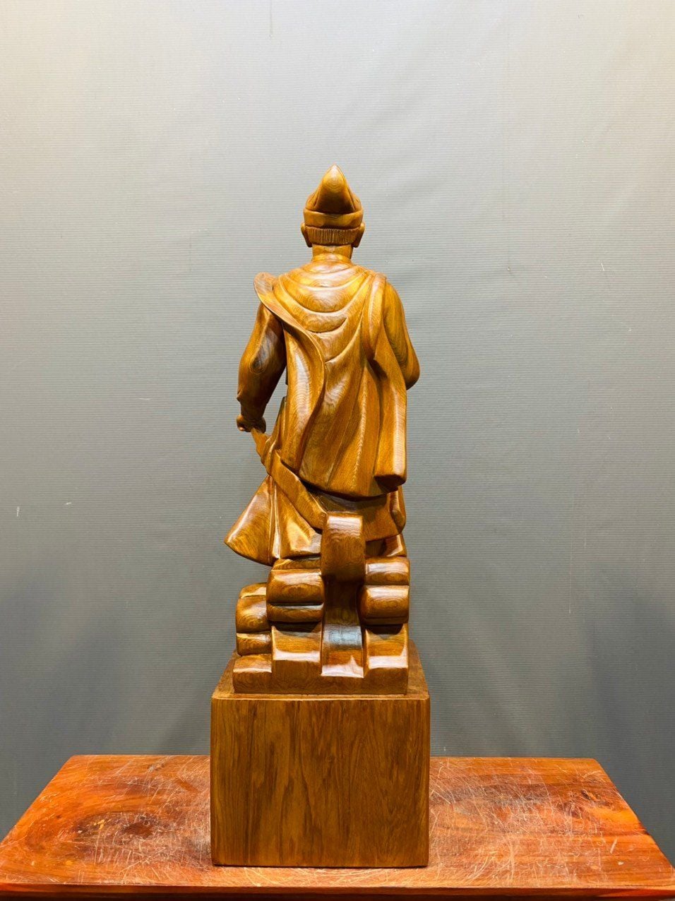  Tượng Gỗ Trần Quốc Tuấn: Biểu Tượng Nghệ Thuật Mang Hơi Thở Lịch Sử! 