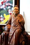  Tượng thần trà ngồi lũa ấm bách xanh 