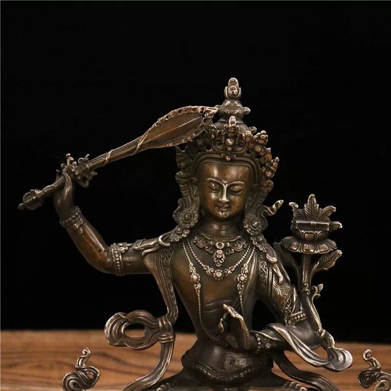  Tượng phật nâng kiếm 