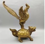  Gà trống đứng trên lưng rùa 