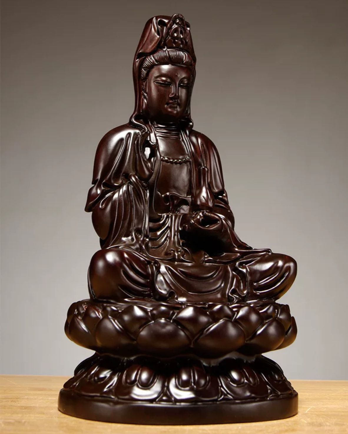  Quan âm ngồi trên đài sen 