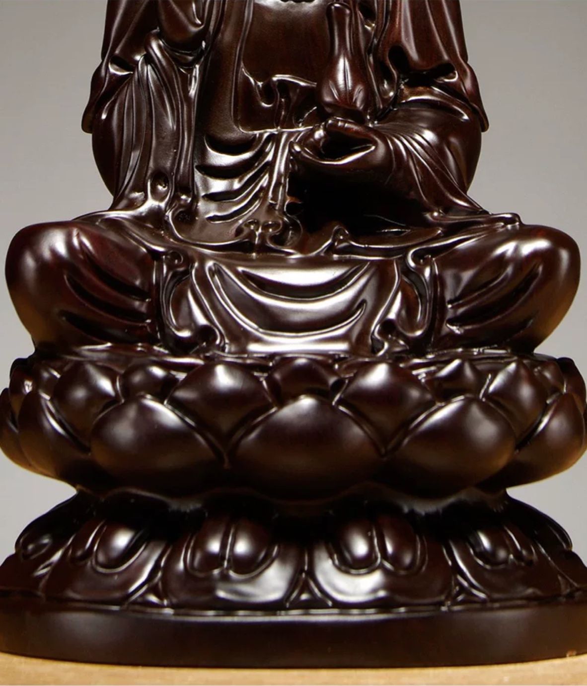  Quan âm ngồi trên đài sen 