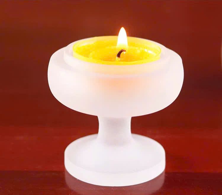  Chân nến nhỏ được làm bằng men cổ xưa 