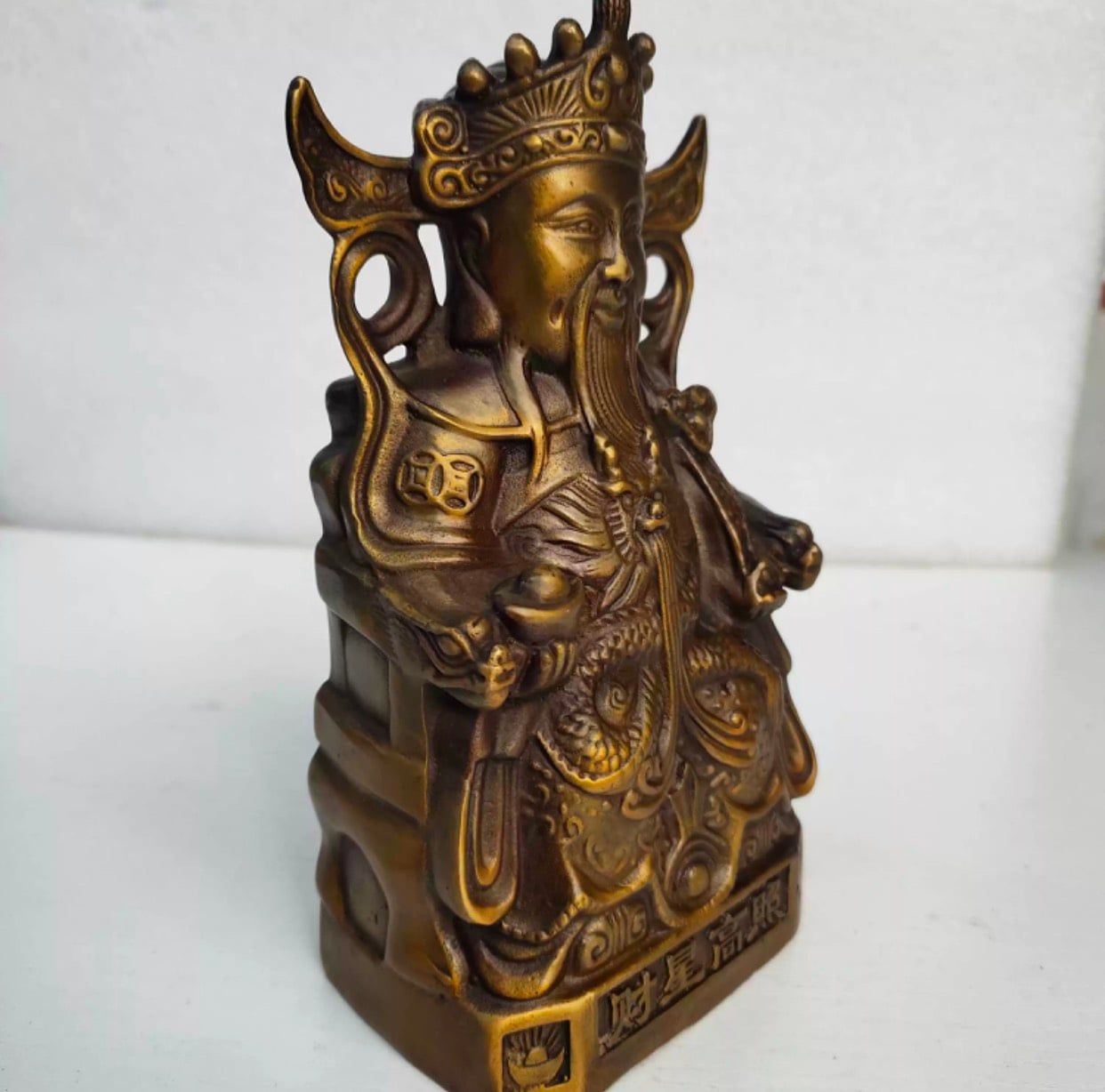  Tượng Thần Tài trang trí 