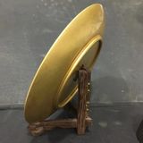  Đĩa hoa văn hội chợ (chất liệu đồng) 