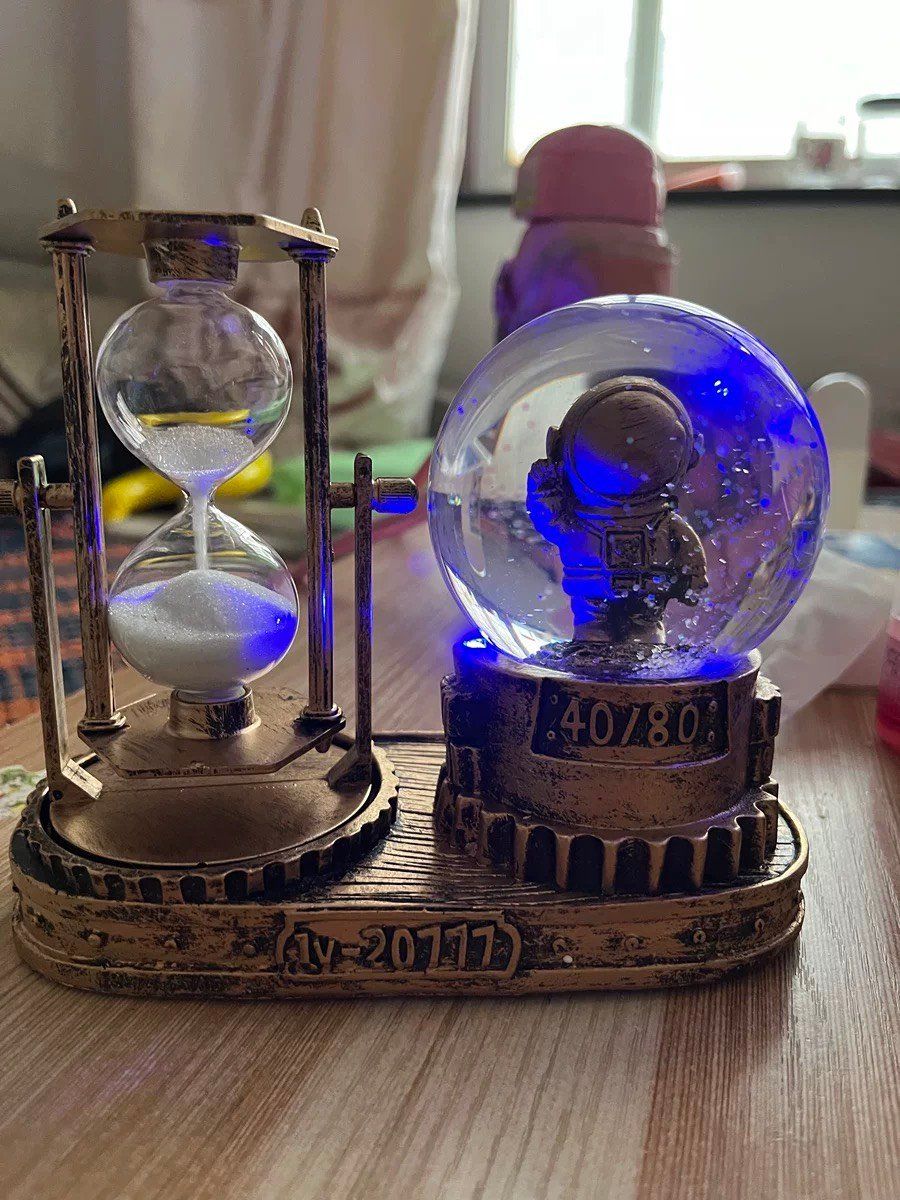  Quả cầu pha lê đồng hồ cát 