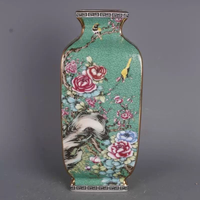  Bình cổ chim và hoa màu xanh lá 